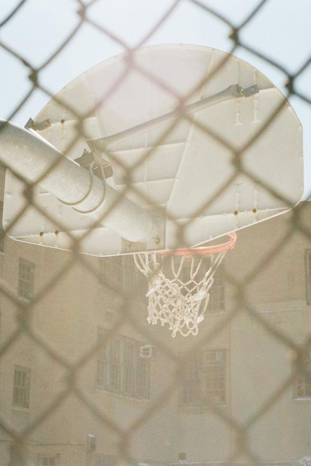 photo_of_white_basketball_system
