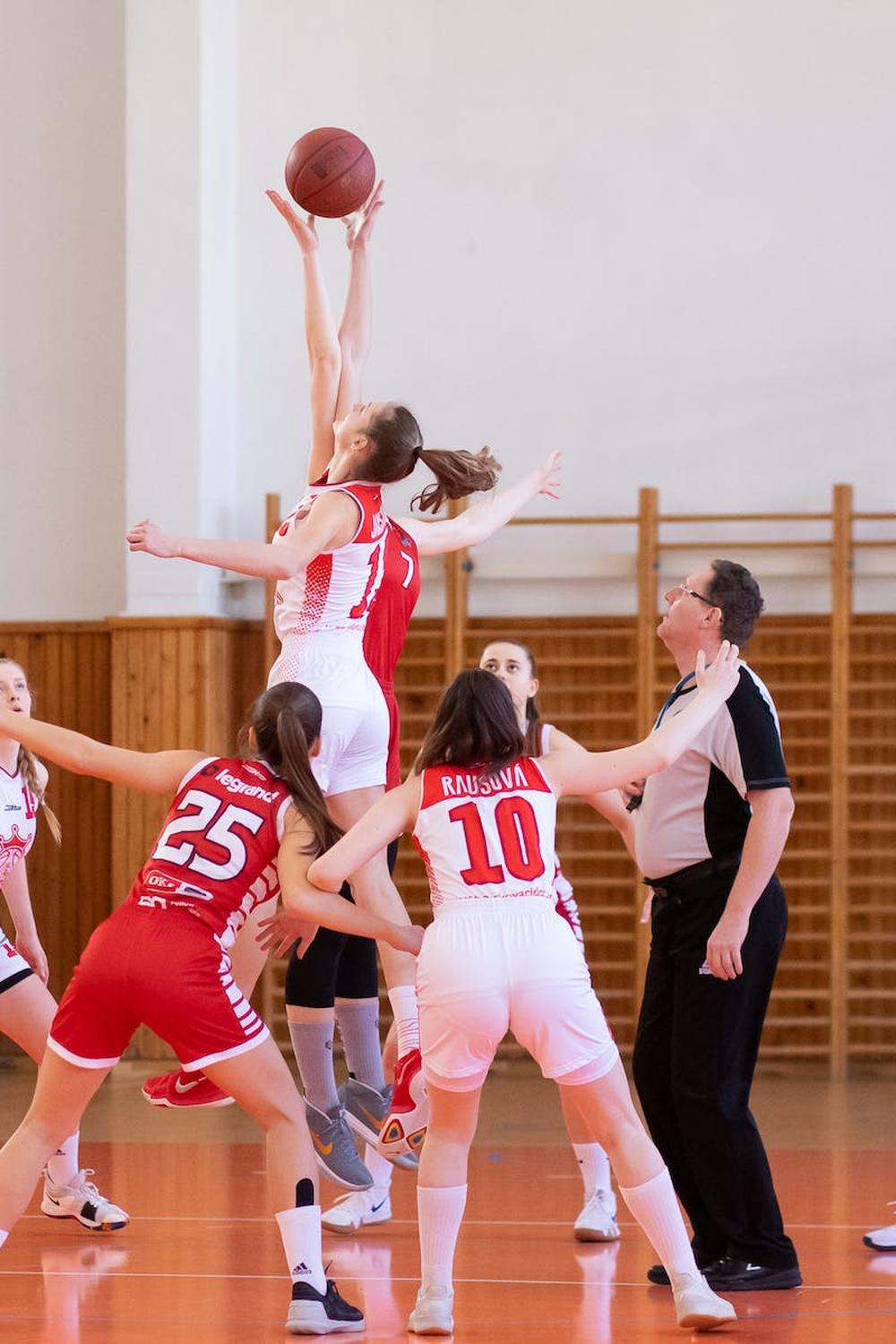 women_playing_basketball